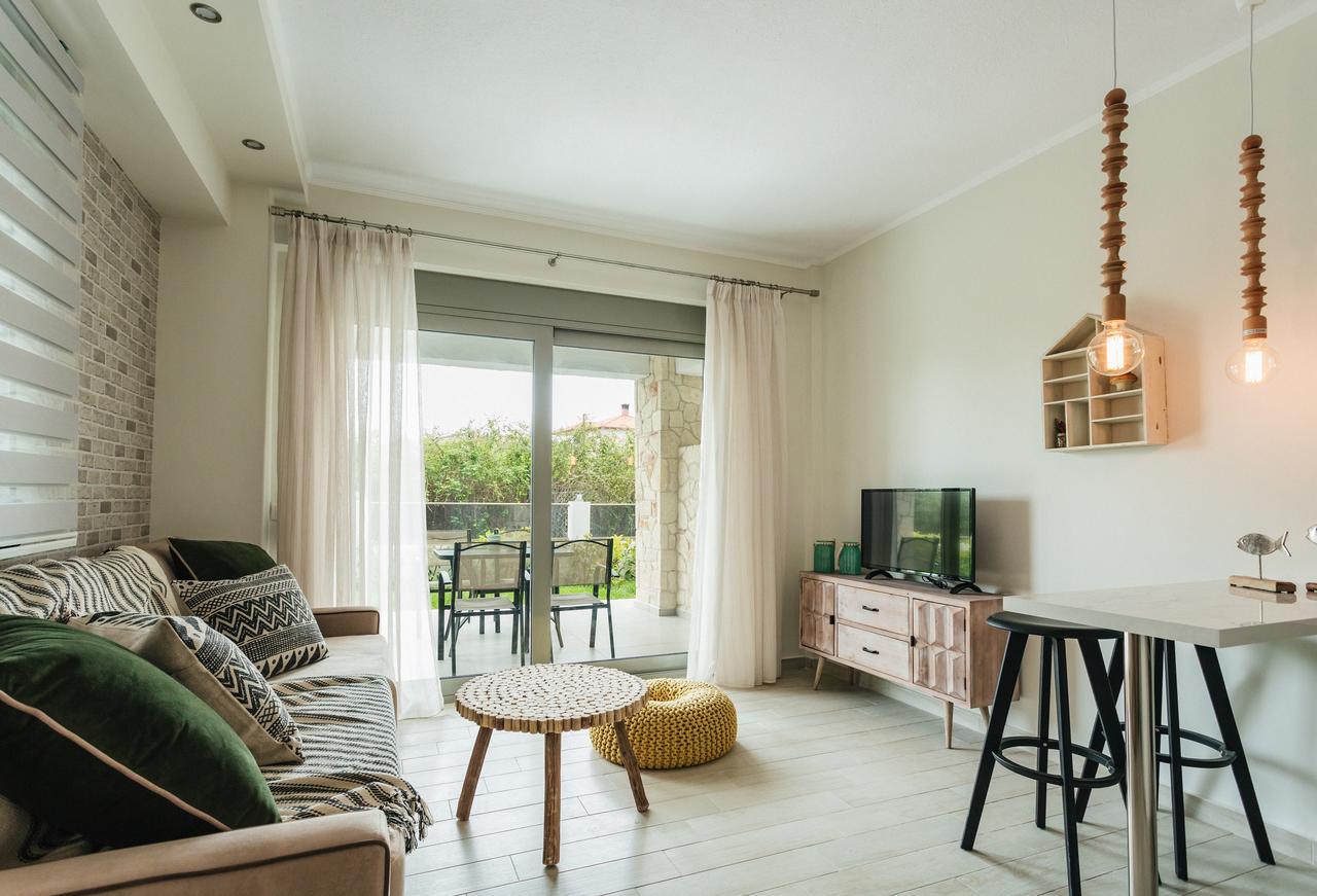 Enastron Apartment Pefkochori Exterior photo